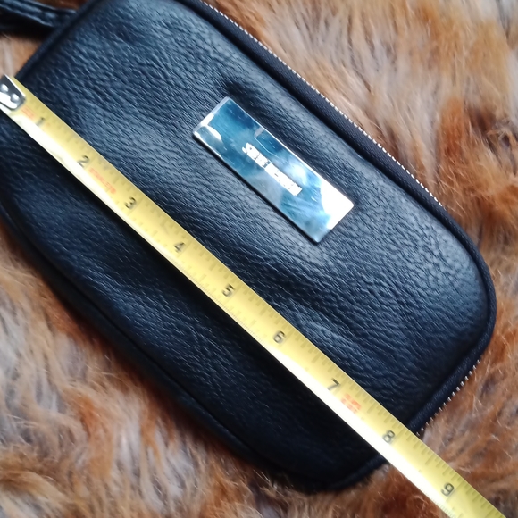 Steve Madden wristlet - Picture 14 of 16
